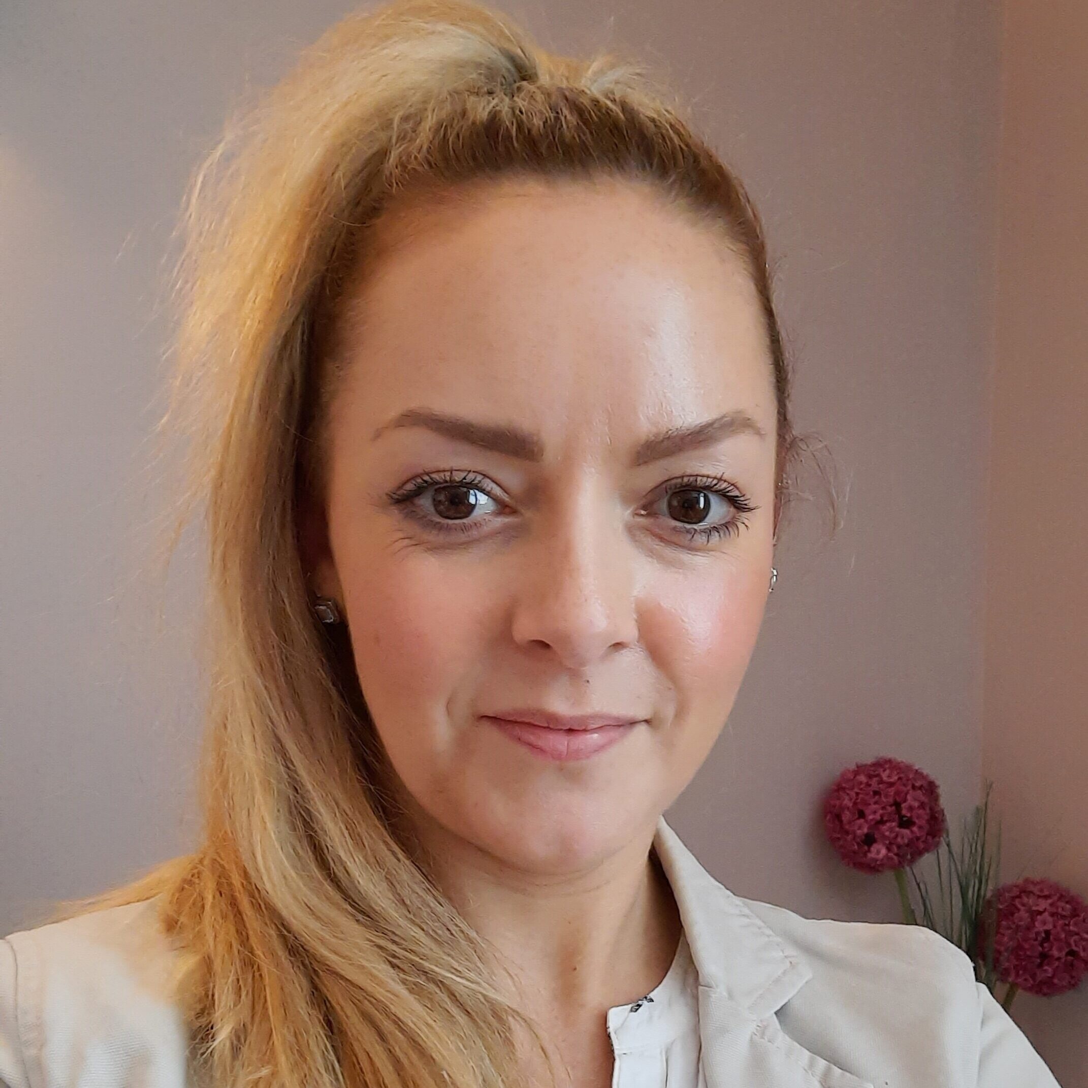Gemma Holmes Director & Clinical Lead